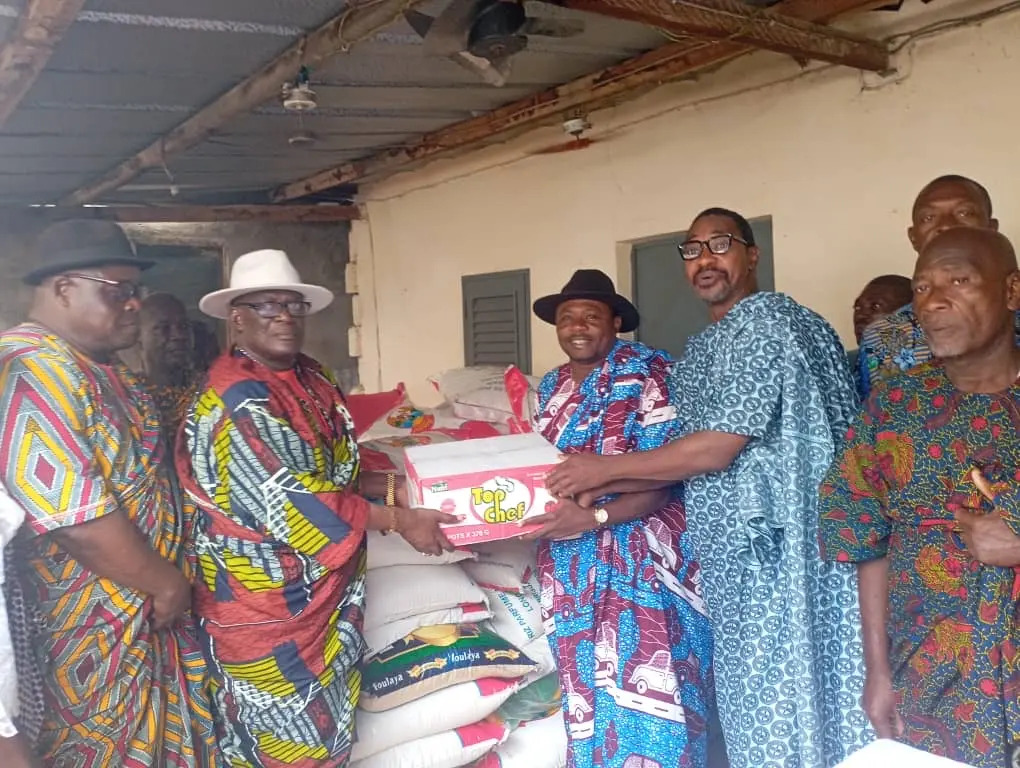 Côte d’ivoire : Koumassi Campement, le village de M’Badon intervient pour secourir les sinistrés d’un site inscrit à son patrimoine foncier.